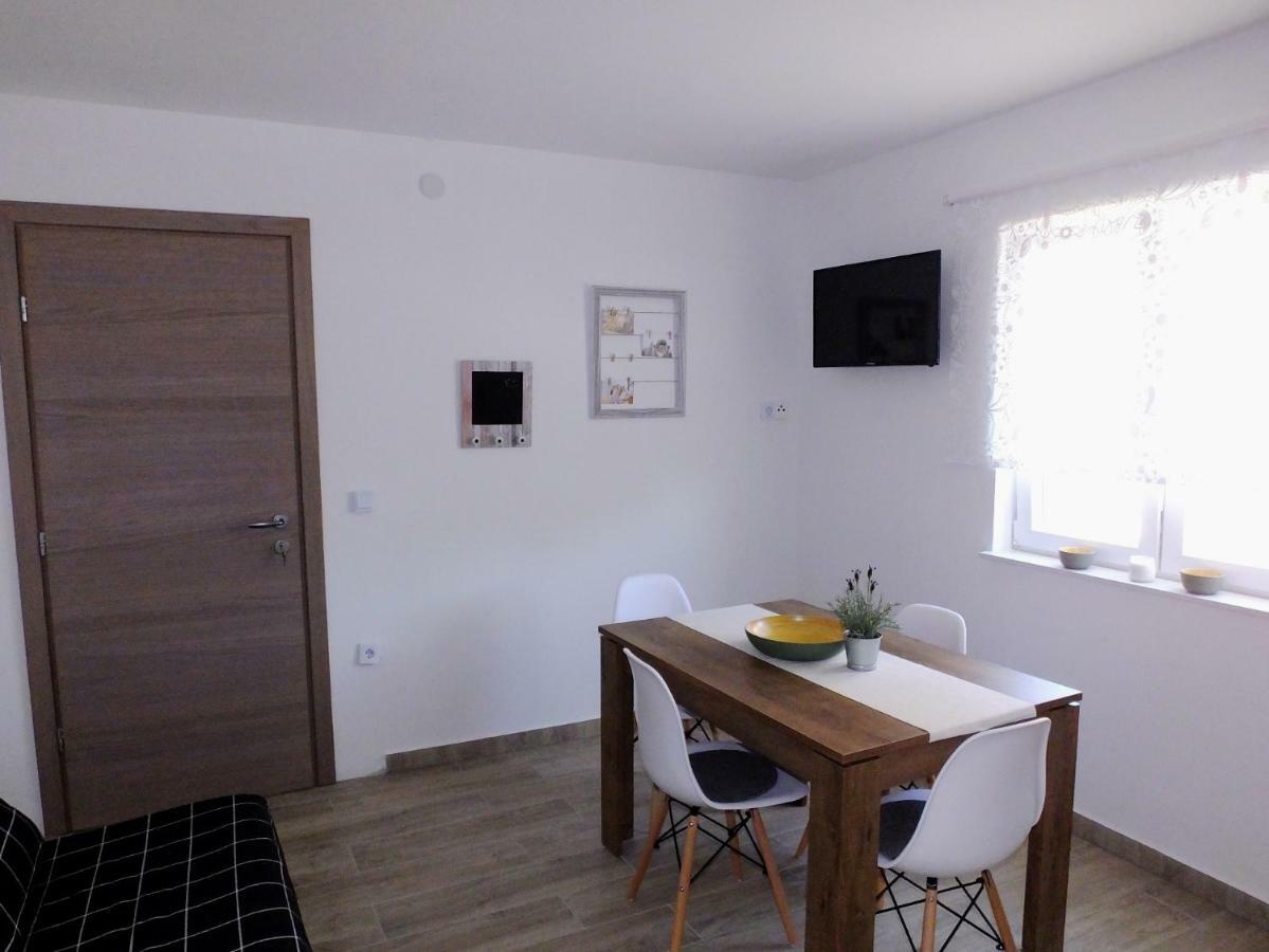 Apartmani Berno Starigrad Paklenica Ngoại thất bức ảnh